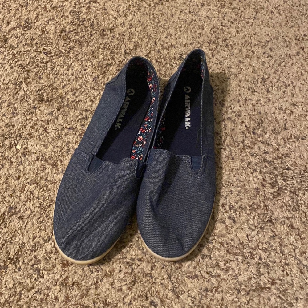 Airwalk flats